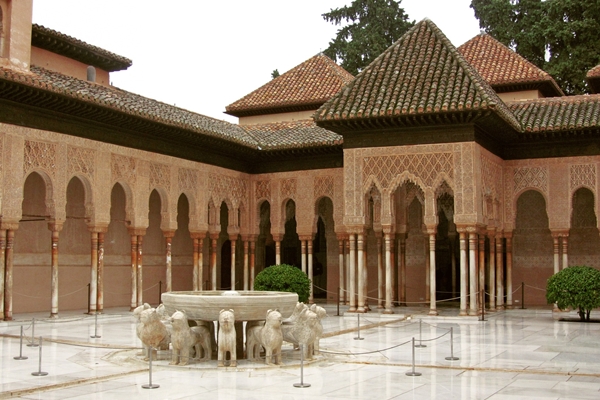 Surroundings to visit. Alhambra. Granada